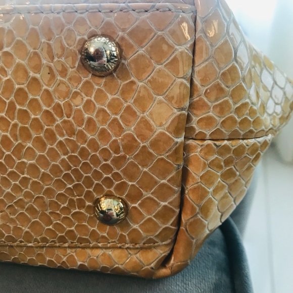 Stuart Weitzman embossed honey leather with gold - Picture 8 of 8